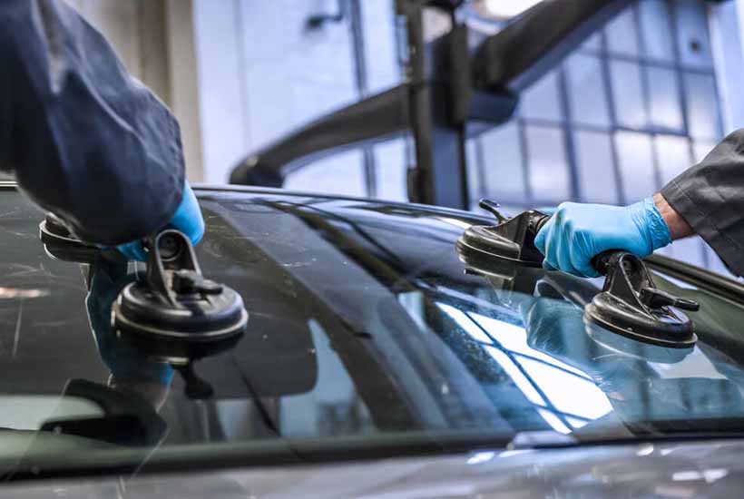 Замена лобового стекла Toyota RAV4